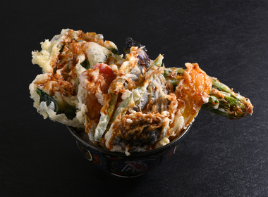 Sebze tempurasının yüksekçe dizildiği tendon